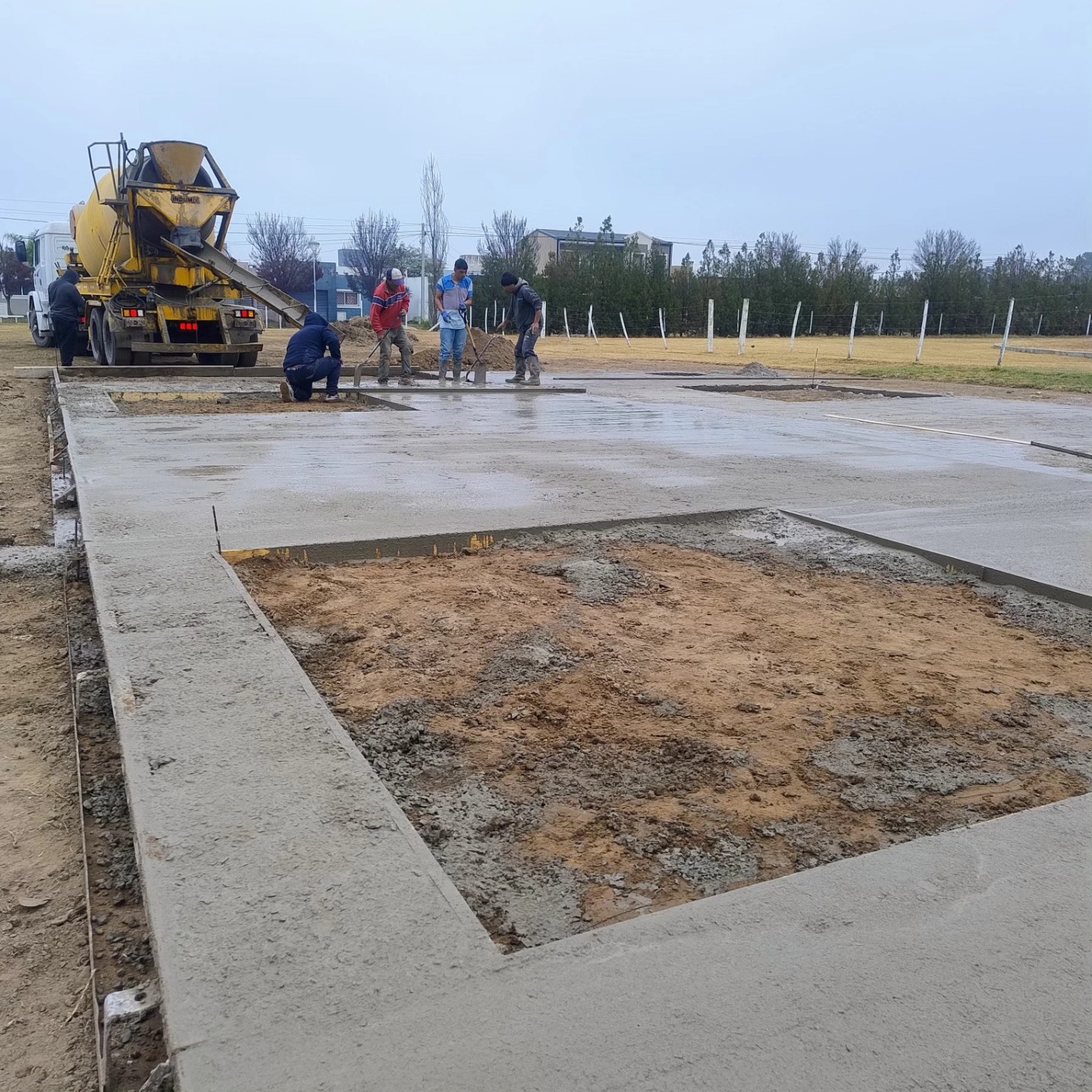 En el Polideportivo Dr. Guillermo Petrone se avanza con la construcción de un nuevo circuito de educación vial